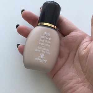 Sisley fluid oil free long lasting foundation